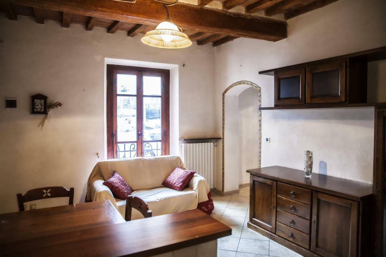 Il Castello Leilighet Bucine Eksteriør bilde